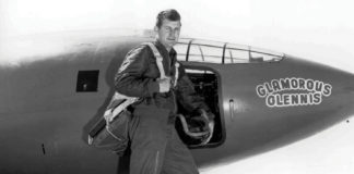 Chuck Yeager in front of the Bell X-1. Photo: U.S. Air Force.